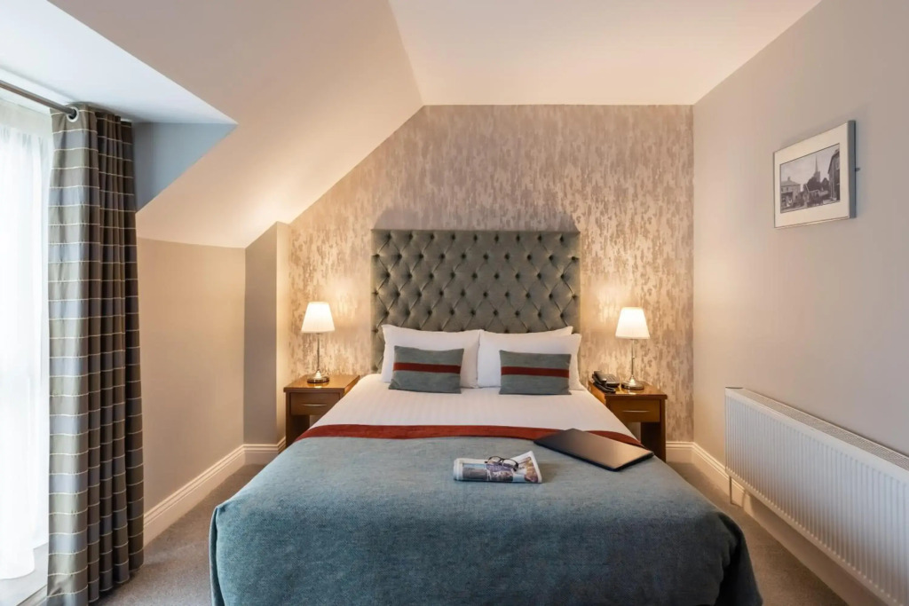 Raheen Woods Hotel