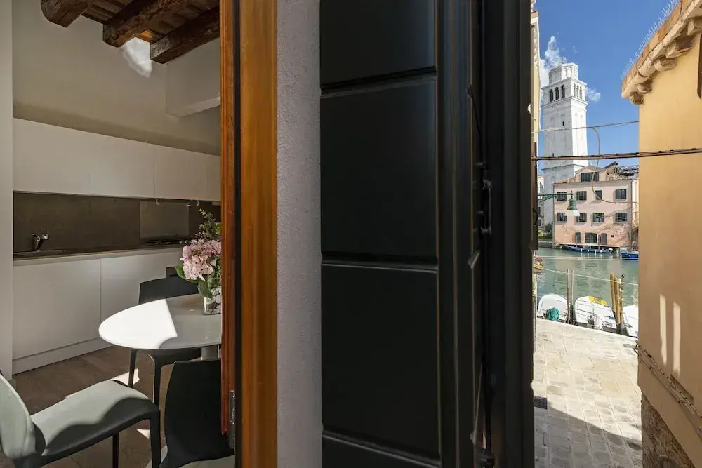 Sea to Sky Apartments by Wonderful Italy
