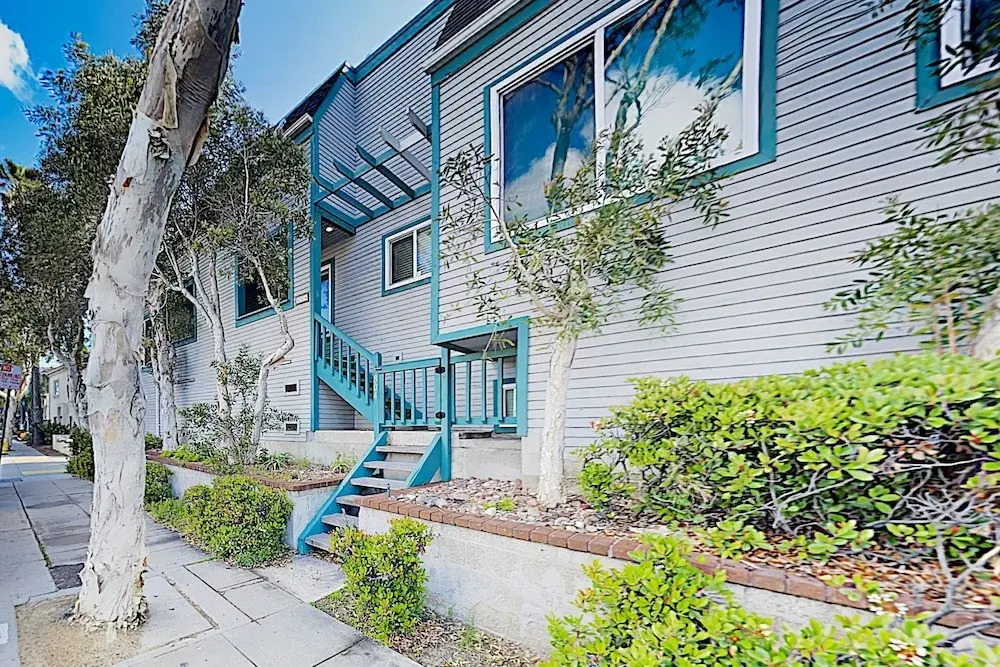 Mission Beach : Private Garage, Surfboards 3 Bedroom Home