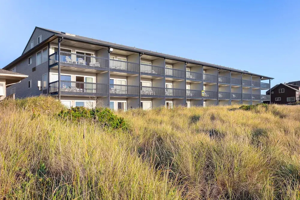 Best Western Plus Lincoln Sands Oceanfront Suites