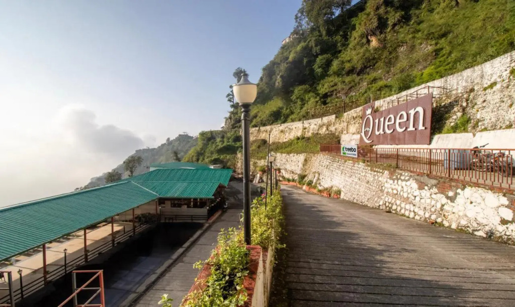 Treebo Premium Queen of Hills 900M from Mall Road