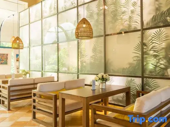SKY Jumbo Seaview Homestay (Beihai Yintan Tourism Resort)