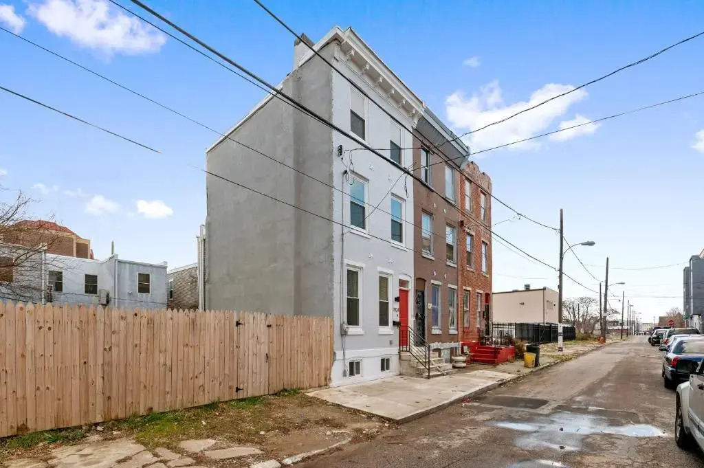 Luxury Rooms near Temple U, Drexel, UPenn, and the MET