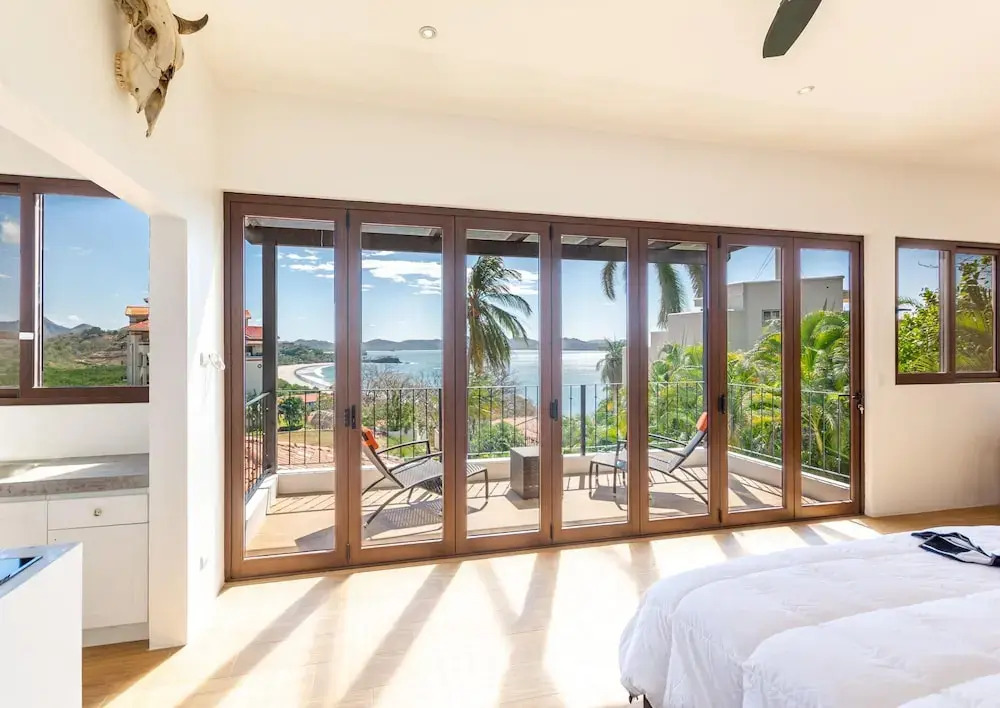 Stunning Home with Brand-New Guesthouse and Oceanview Terrace with Private Swimming Pool & Hot Tub