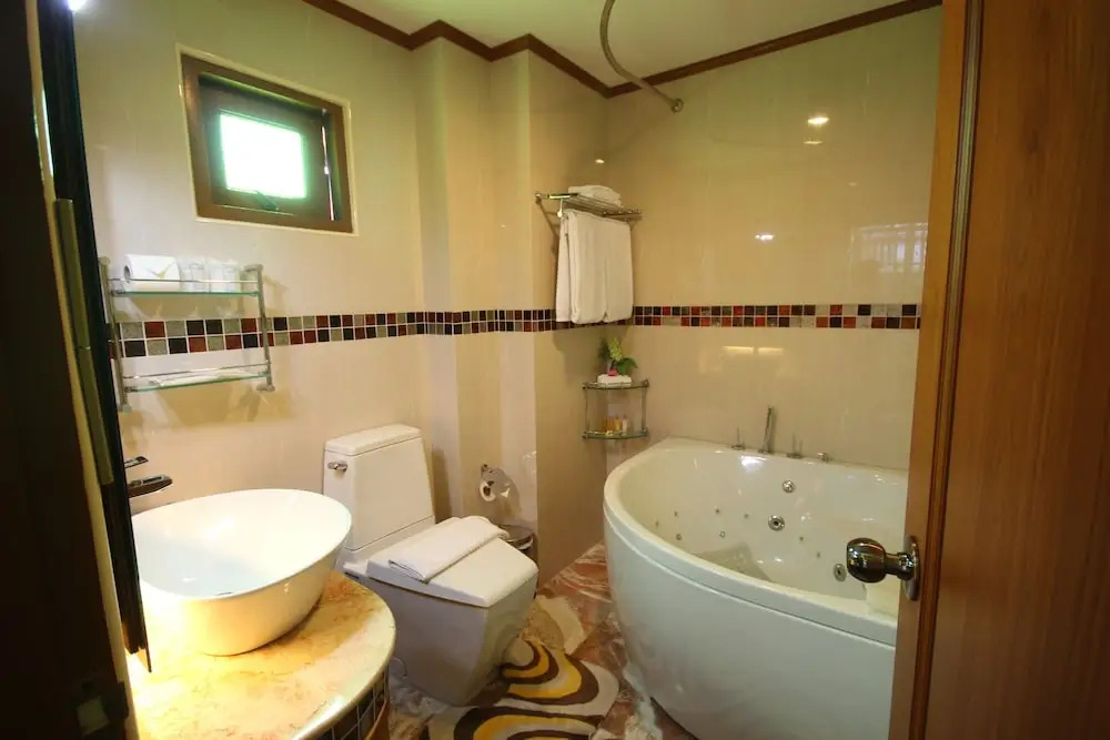 RK Riverside Resort & Spa