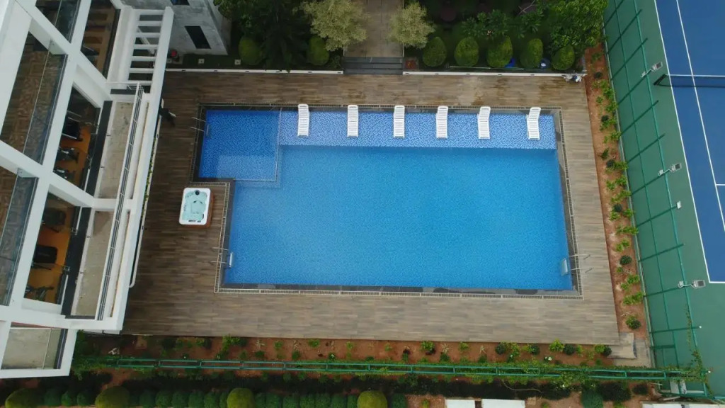VRR Astoria Hotel & Convention Center
