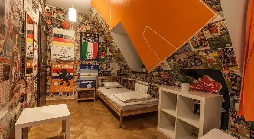 High 5 Hostel