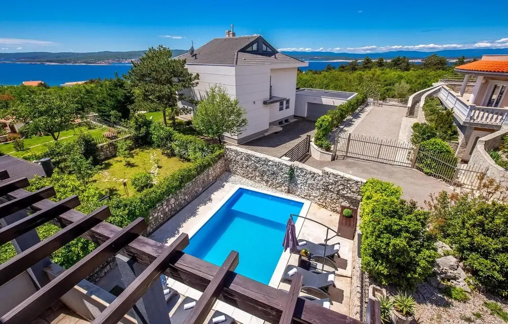 Awesome Home in Crikvenica With Wifi, 6 Bedrooms and Outdoor Swimming Pool