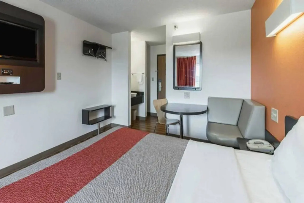 Motel6 Omaha, NE - Central