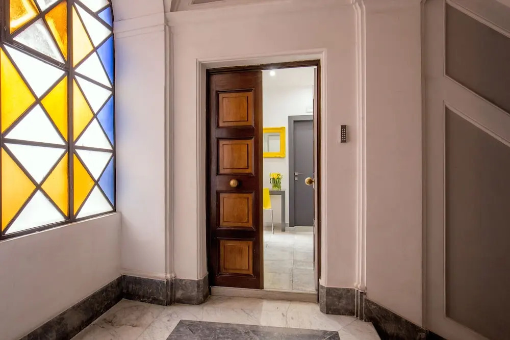 GCF Luxury Suites, Guest house