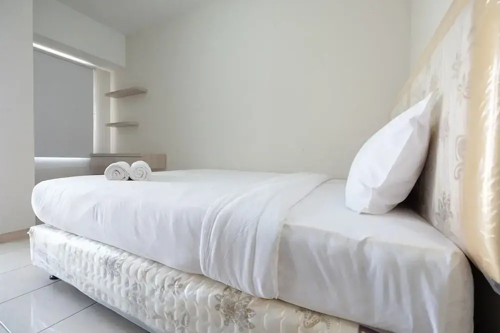 Comfortable Studio at Springlake Summarecon Apartment near Mall By Travelio