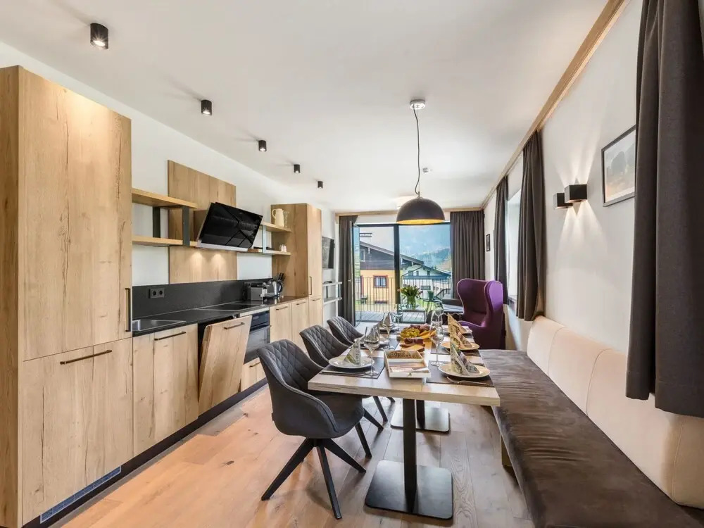 Emma Deluxe Aparthotel, Aircondition, ganzjährig beheizter Außenpool & Skibus direkt vor der Tür