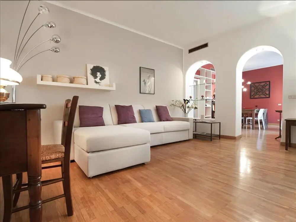 Beautiful 100sqm Flat, Close to San Babila