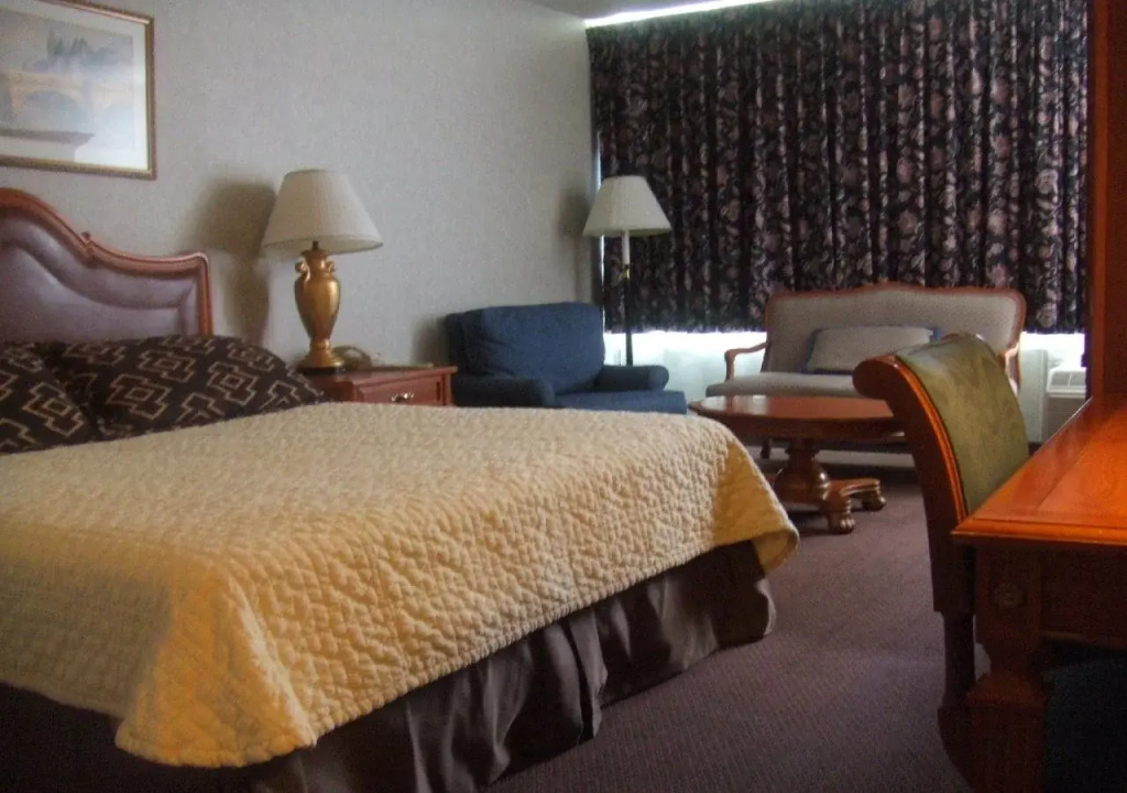 A Victory Inn & Suites - Muskegon