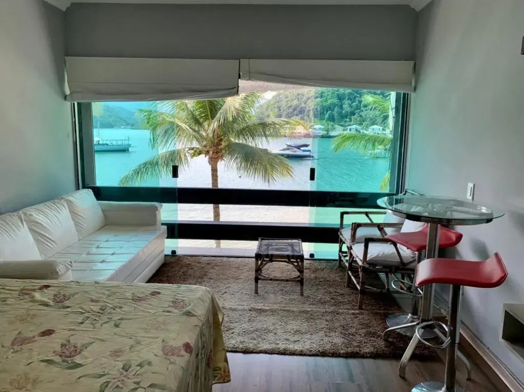Apartamento Angra vista para o mar