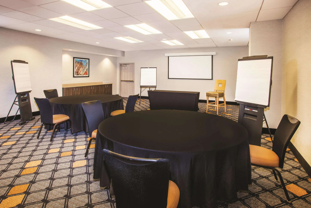 La Quinta Inn & Suites by Wyndham Chicago Downtown