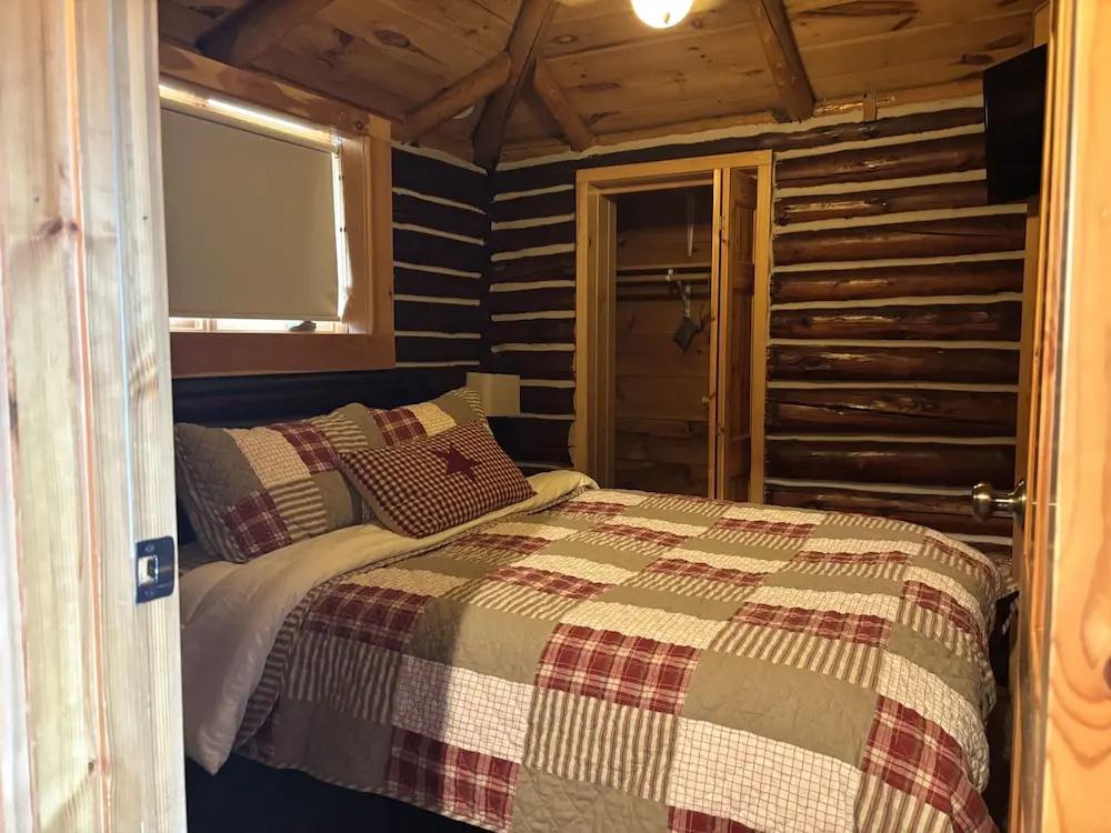 Yodeling Loon Hideaway 3 Bedroom Home