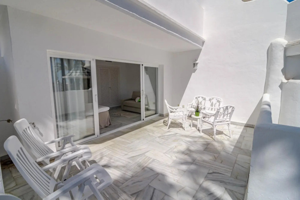 Camojan Blanco 11 in Marbella