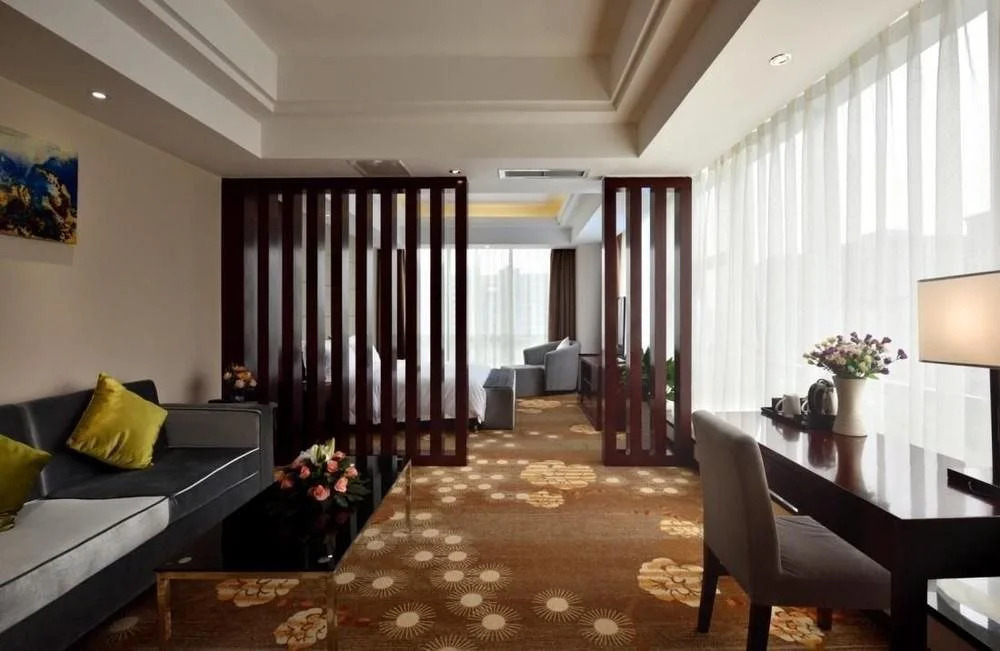Howdy Smart Hotel Women Shoe City Branch