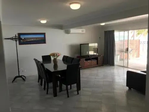 Beachside & Jetty View 6 - Captains Apartment