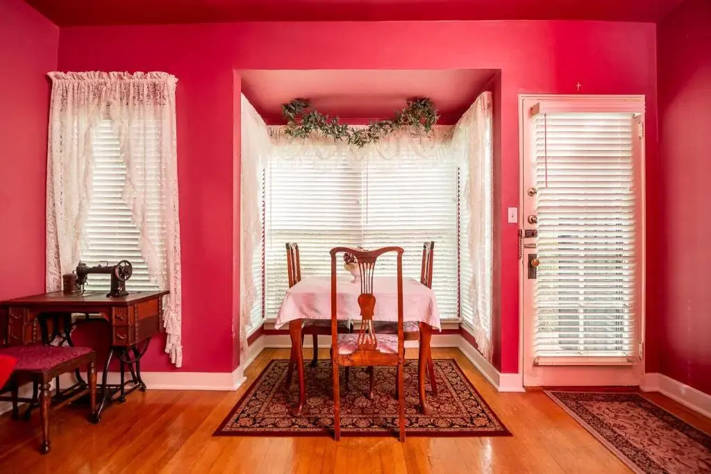Royal Elizabeth Bed & Breakfast