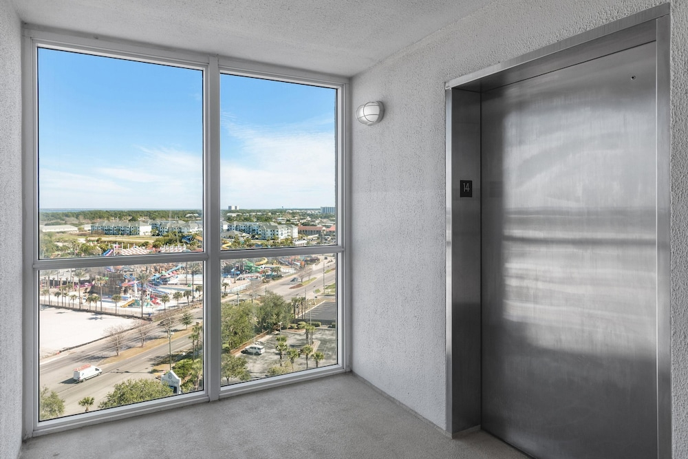 Pelican Beach Terrace 1404