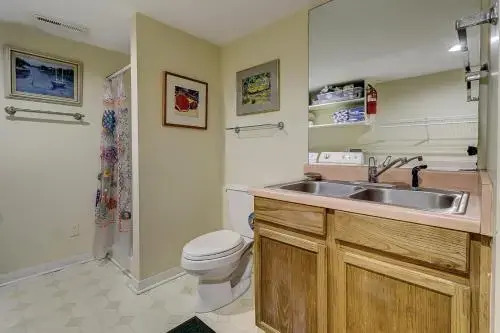 17 Mizzenmast Court