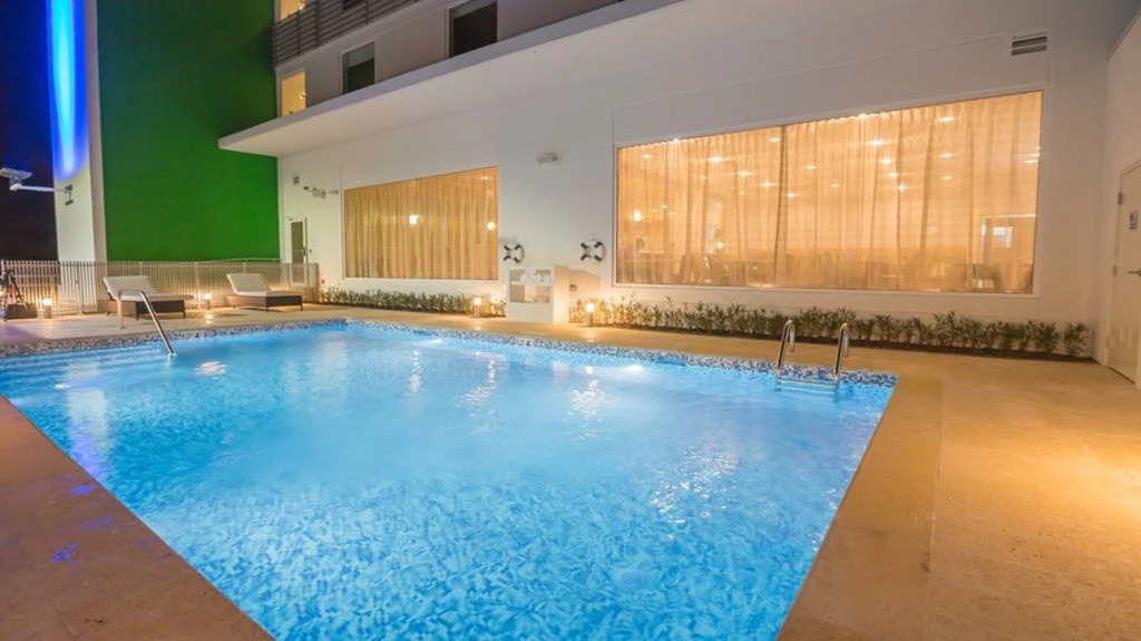 Holiday Inn Express & Suites Victoria-Colwood by IHG