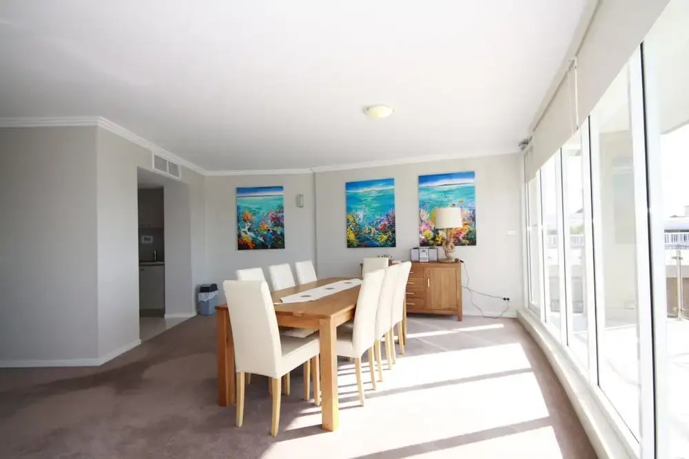 Oasis, Unit 11/5 Laman Street