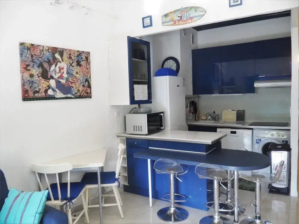 Modern, 1 Bedroom Apartment With Wifi And A Balcony Near Cannes 50m Fr