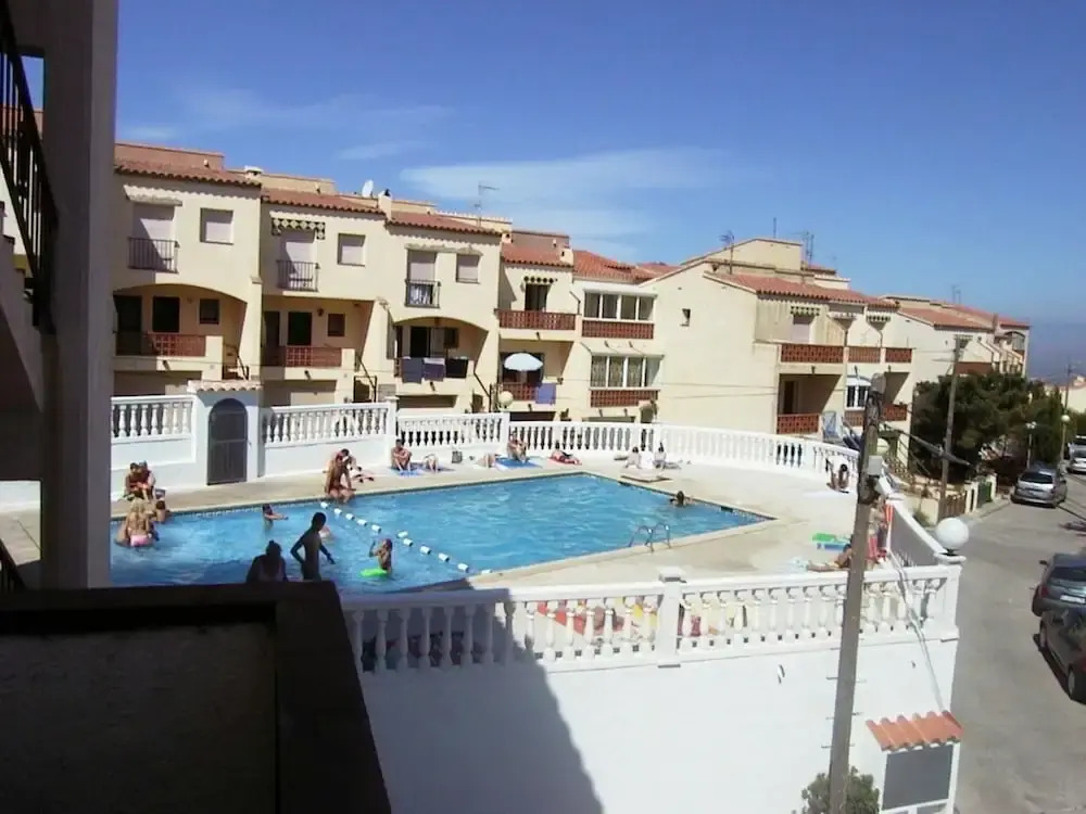 Townhouse in Rosas Near Aqua Brava Water Park