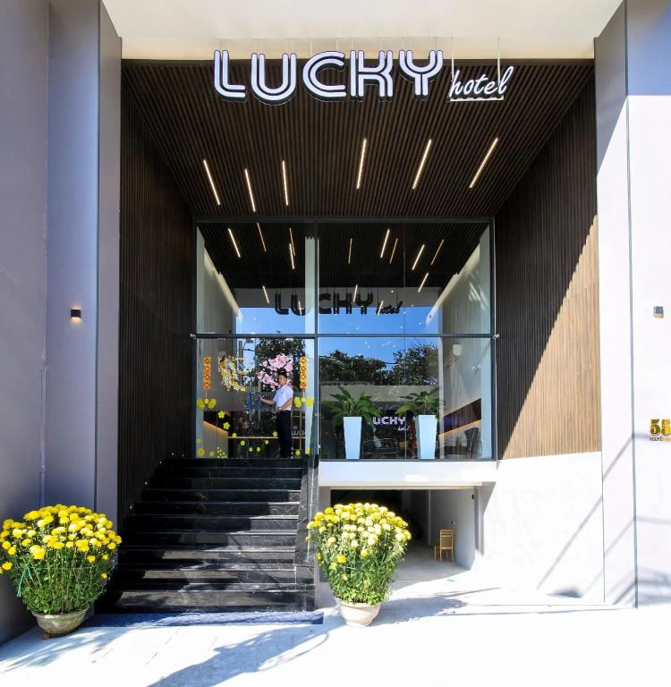 Lucky Hotel