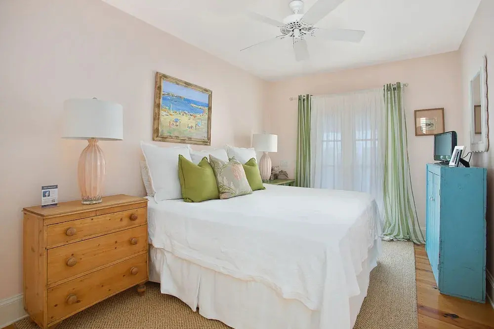 4201 10th Street by Hodnett Cooper