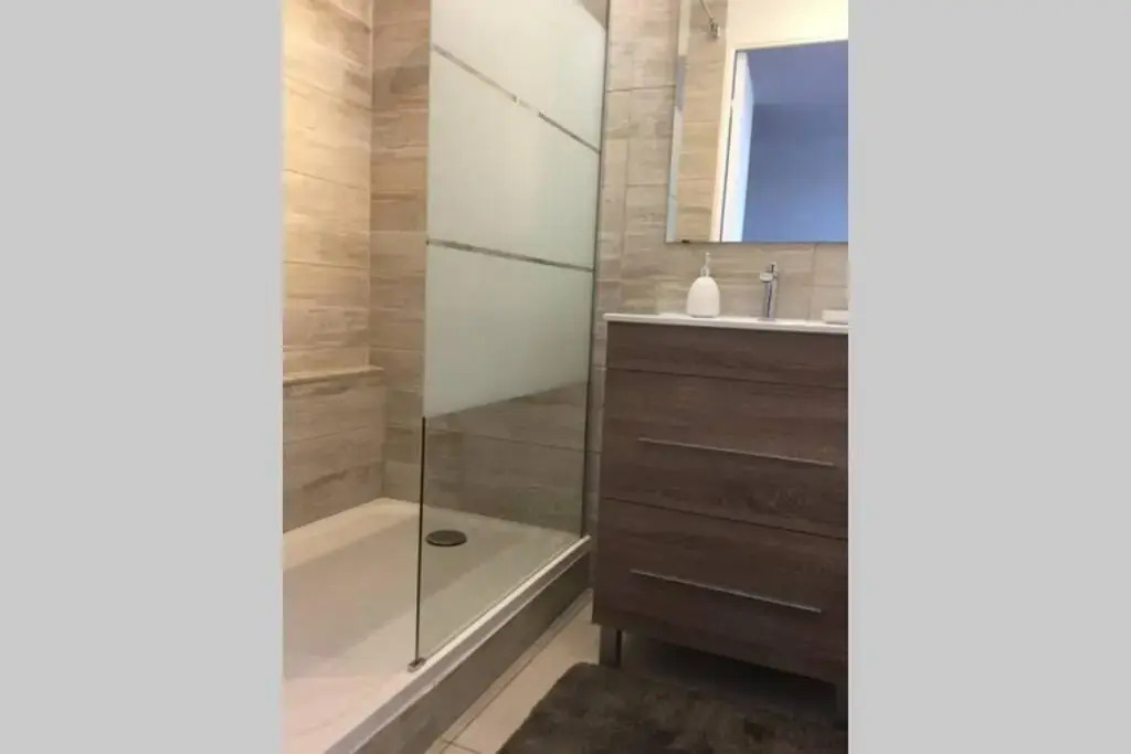 Appartement rez-de- chaussée sur le port wi-fi 4G