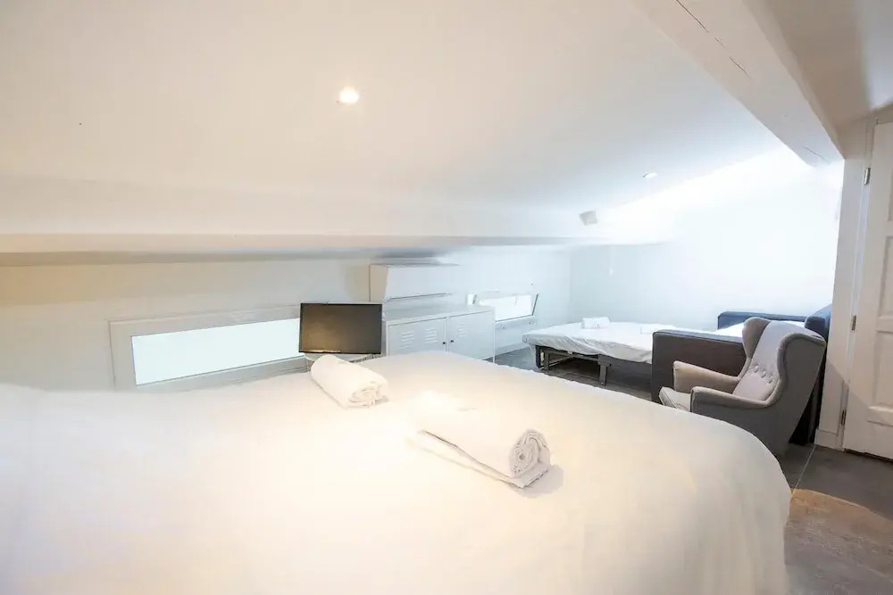 Charming 2 bedroom apartment in the best location, old town of Antibes 301