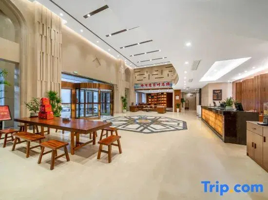 Jifeng International Hotel (Xinyang New 16th Street Branch)