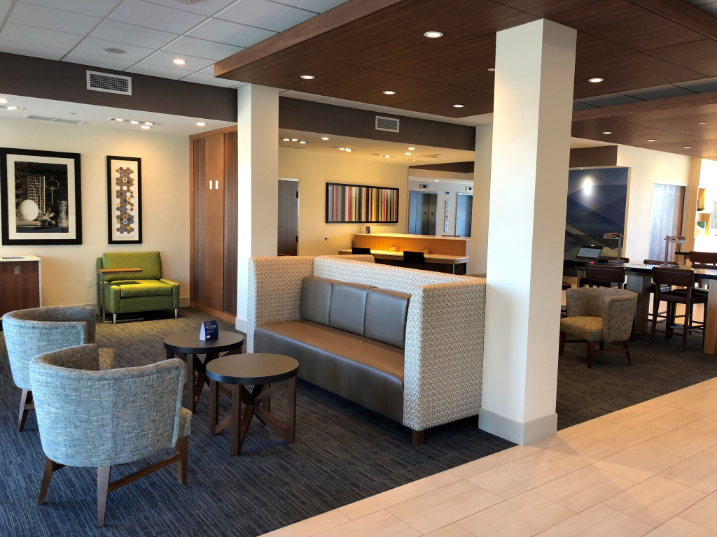 Holiday Inn Express Hotel & Suites Springfield