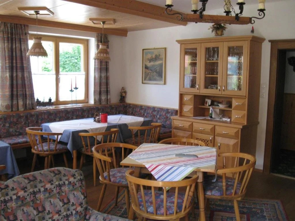 Hölzl Bed & Breakfast