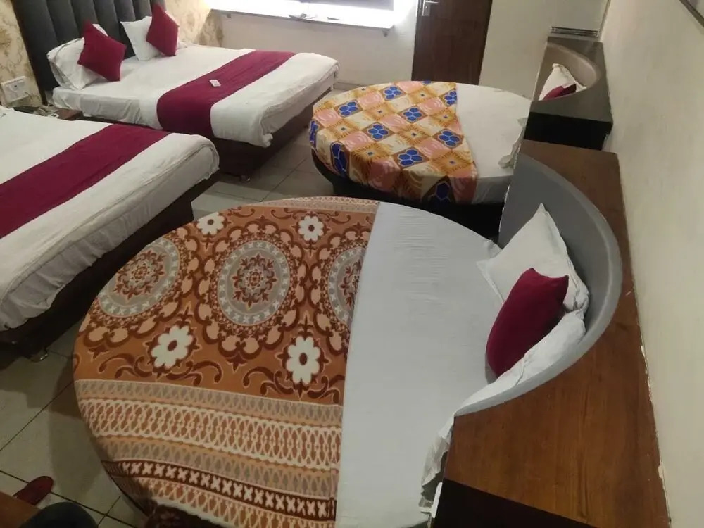 Hotel Royal King Nana Chiloda