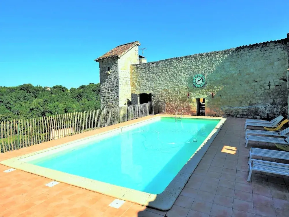 Castle 12th century with private pool close to Agen