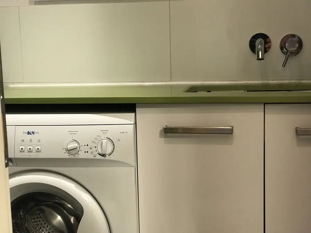 2Rooms Perfect Location  1Min to  Beach