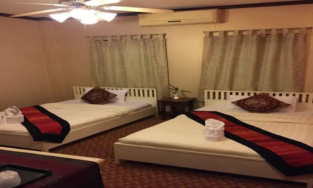 Jade Hotel