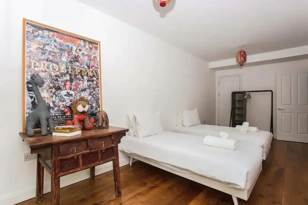 Cosy 2 Bedroom Apartment With Great Outdoor Balcony