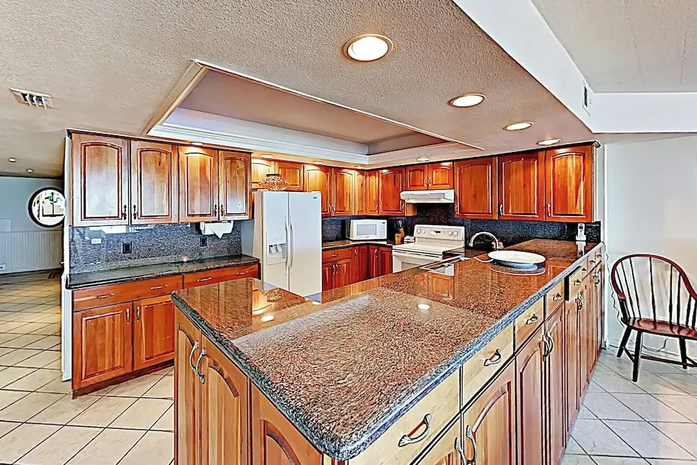 Luxury Perks, Corner 3br: Suntide III - Unit 1001