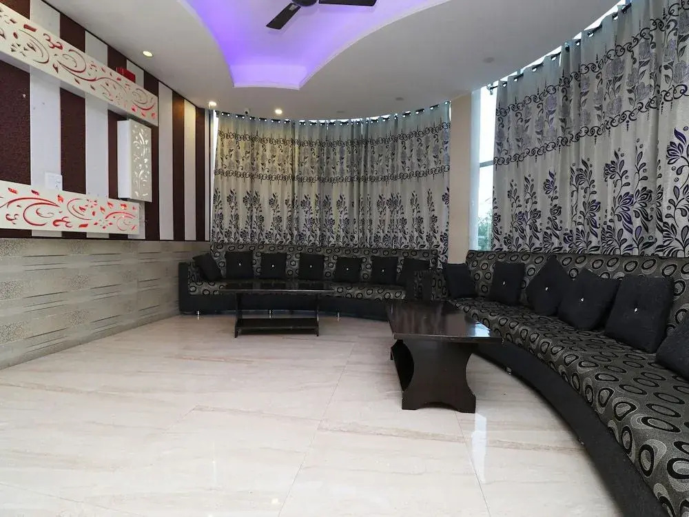 OYO 29383 Hotel Heaven Heights
