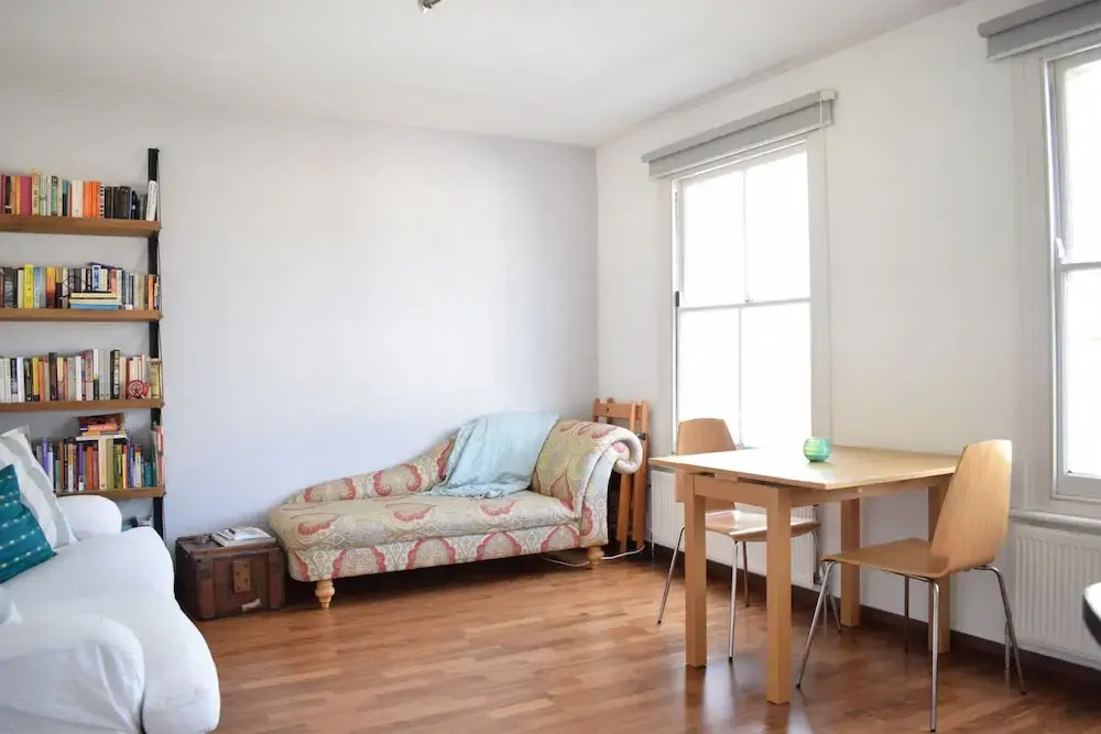 Top Floor 2 Bedroom Apartment in Hackney