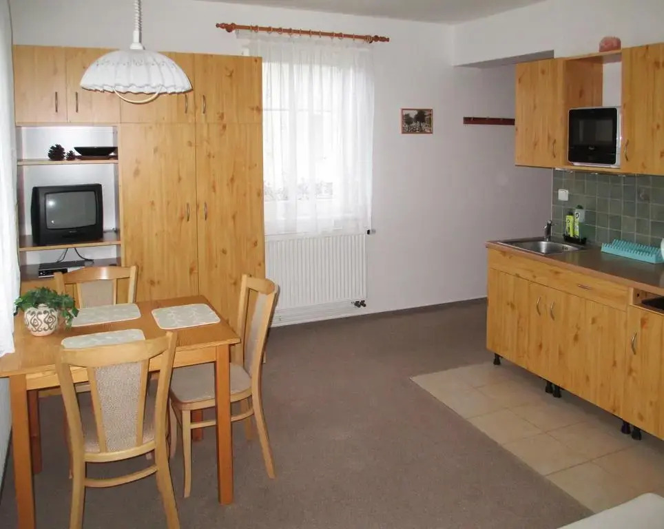 Apartman 300