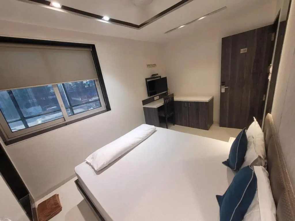 Hotel Heritage - Near Trade Center, Visa Consulate BKC