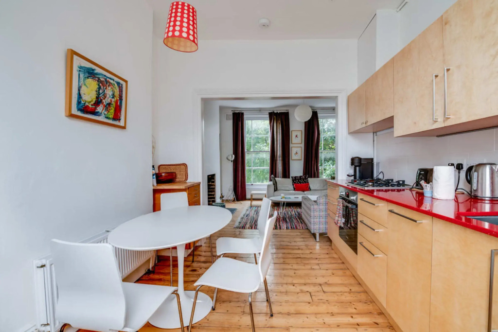 Bright Two Bedroom Apartment Near Vibrant Camden Town