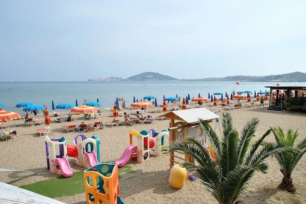 Air-conditioned Apartment With sea View Balcony in the Center of Formia